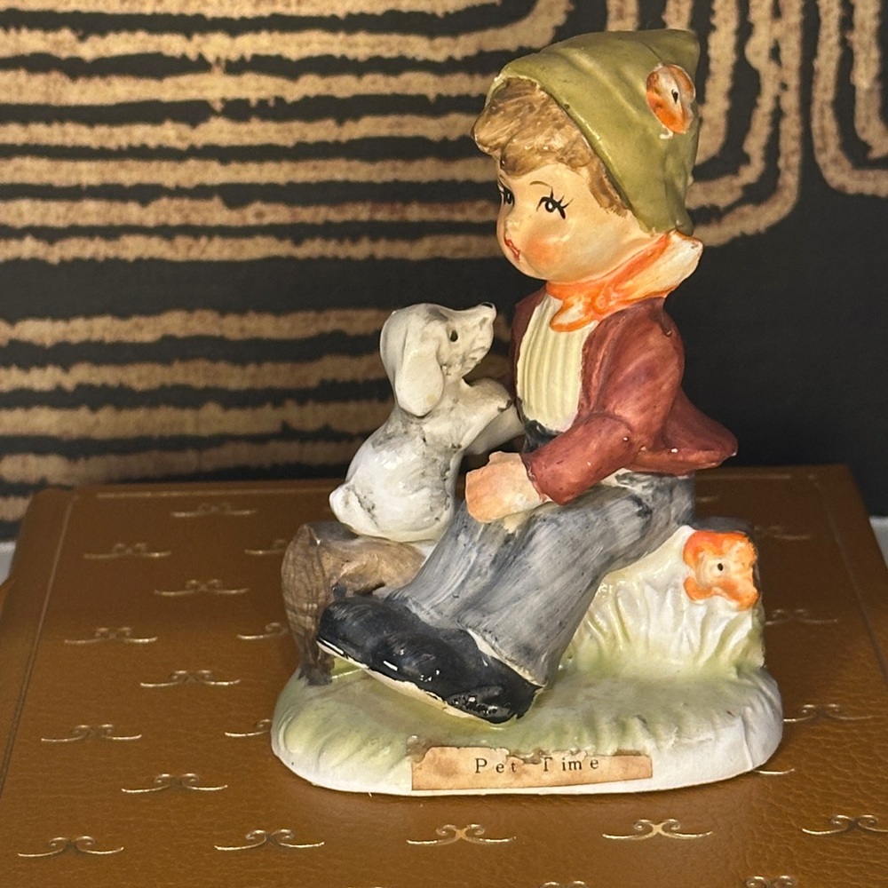 Charming Boy and Dog Figurine - Multicolor